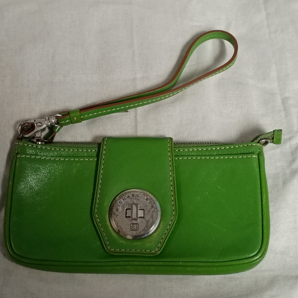 ❤️LOT 2 MICHAEL KORS Light Pink and Mela Green Clutch Wallets - Picture 3 of 12